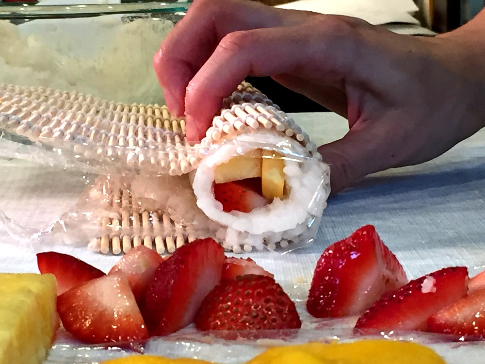 Fruit Sushi Roll 11 Rolling