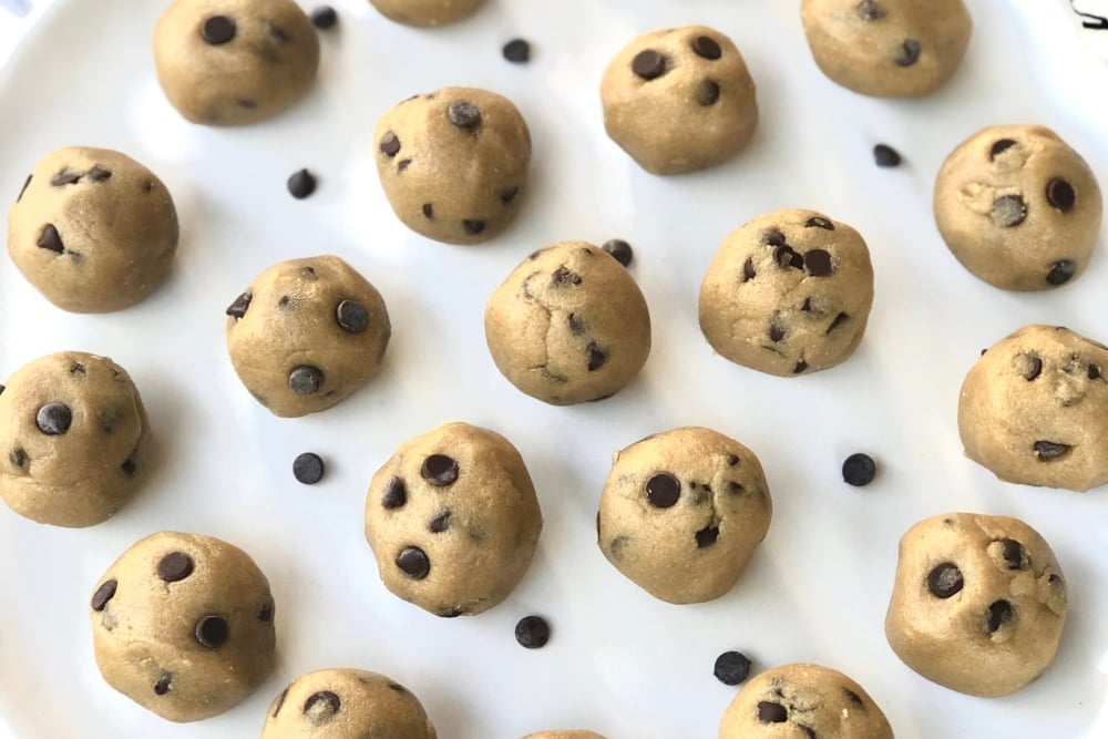 Gluten-Free Chocolate Chip Cookie Dough Balls header (1)