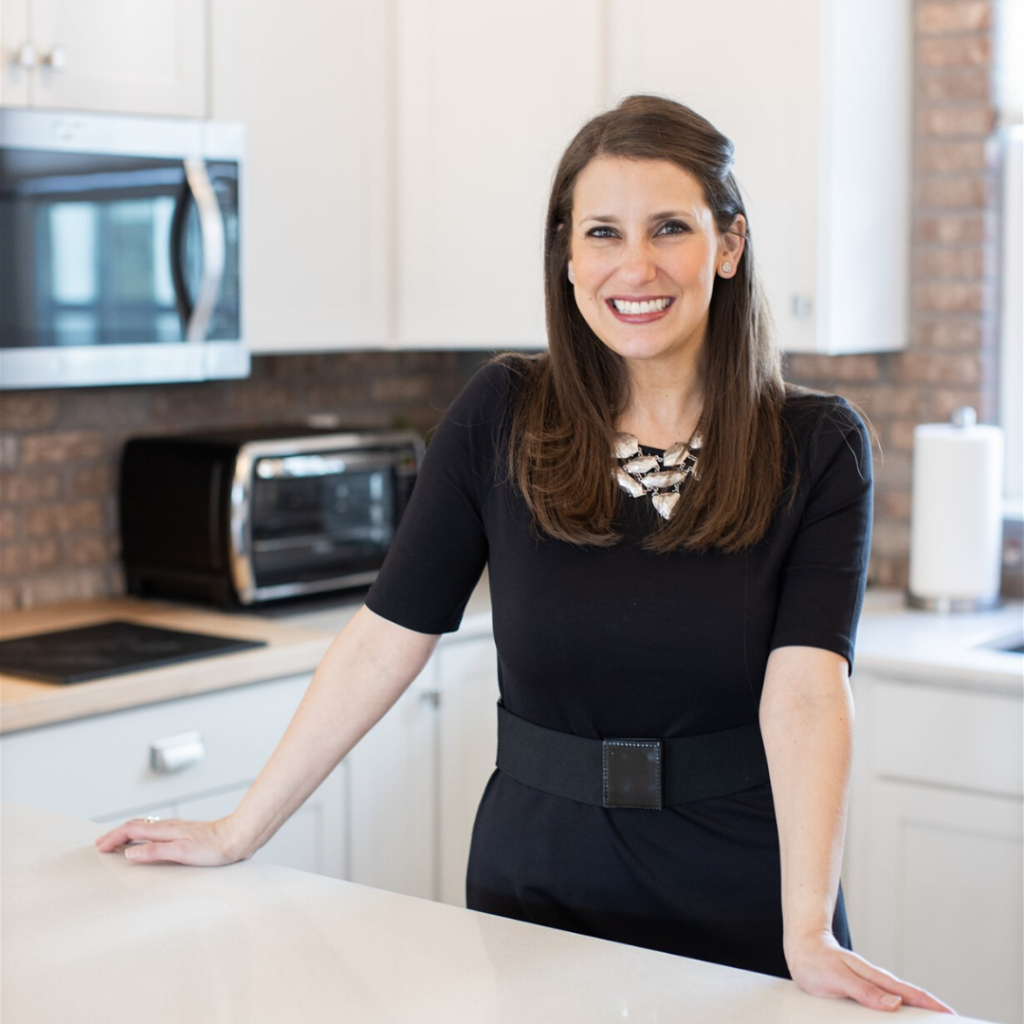 headshot of jenny levine finke - square