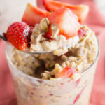 Simple Strawberry Overnight Oats header (1)