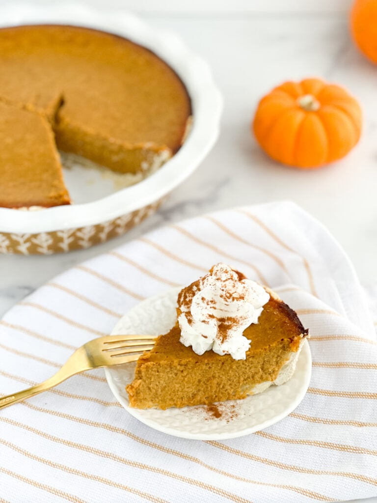 gluten-free pumpkin pie slice