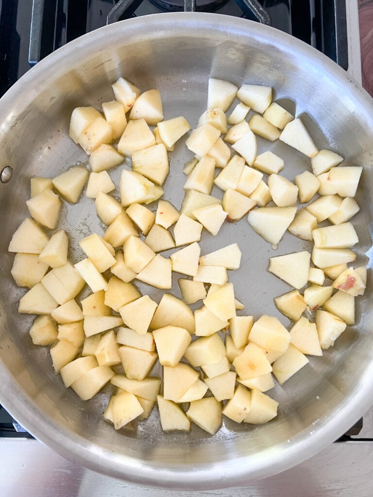 apples in a pan