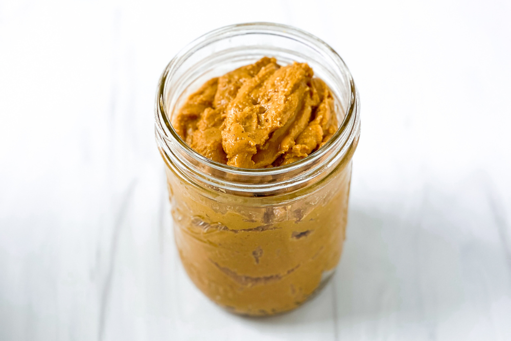 How to Make Homemade Honey-Sweetened Peanut Butter